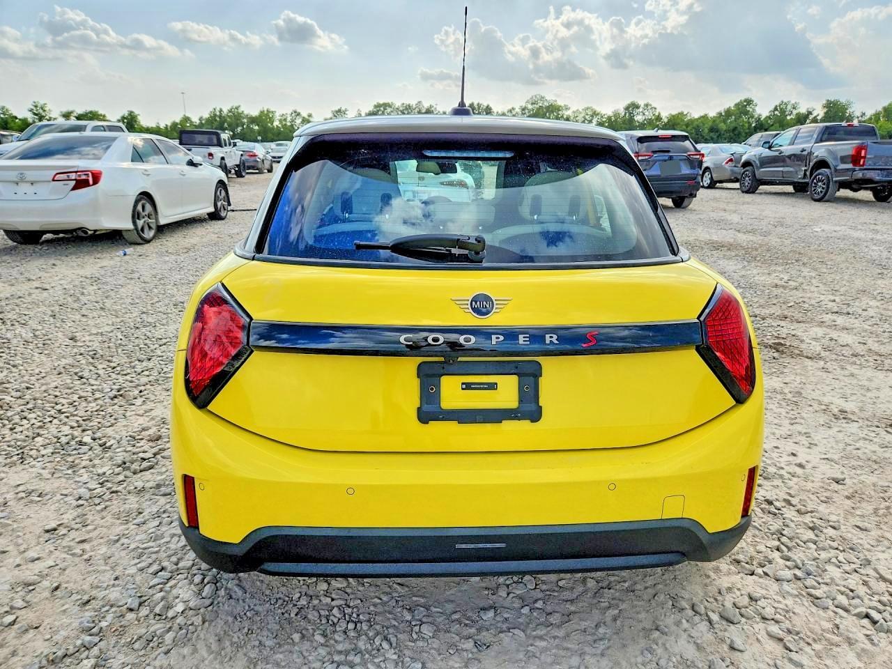 2025 Mini Cooper S - Image 6