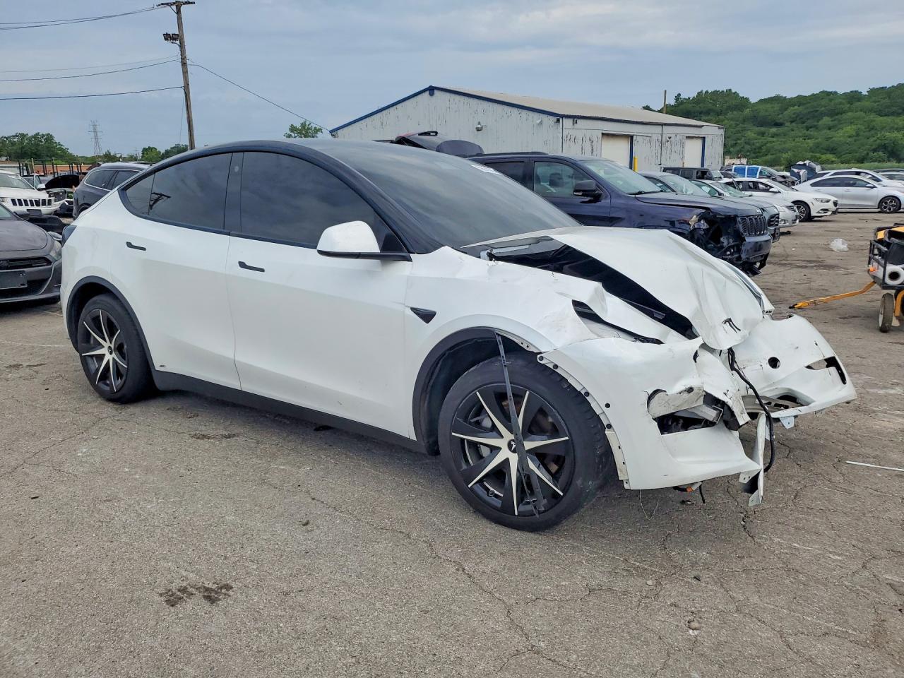 2016 Tesla Model Y - Фото 4
