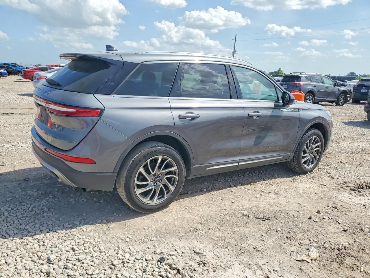 2021 Lincoln Corsair - Фото 3