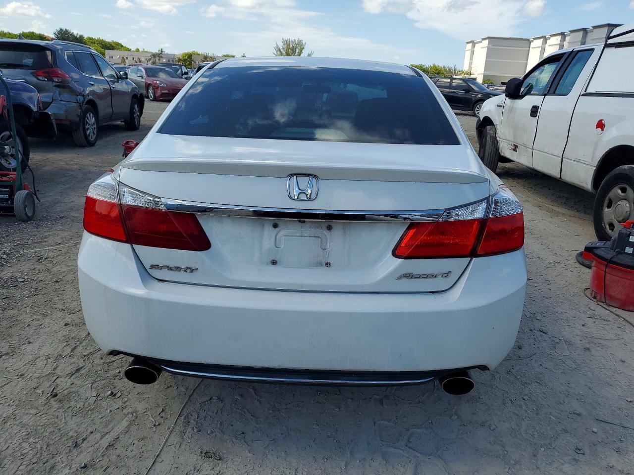 2015 Honda Accord Sport - Image 6