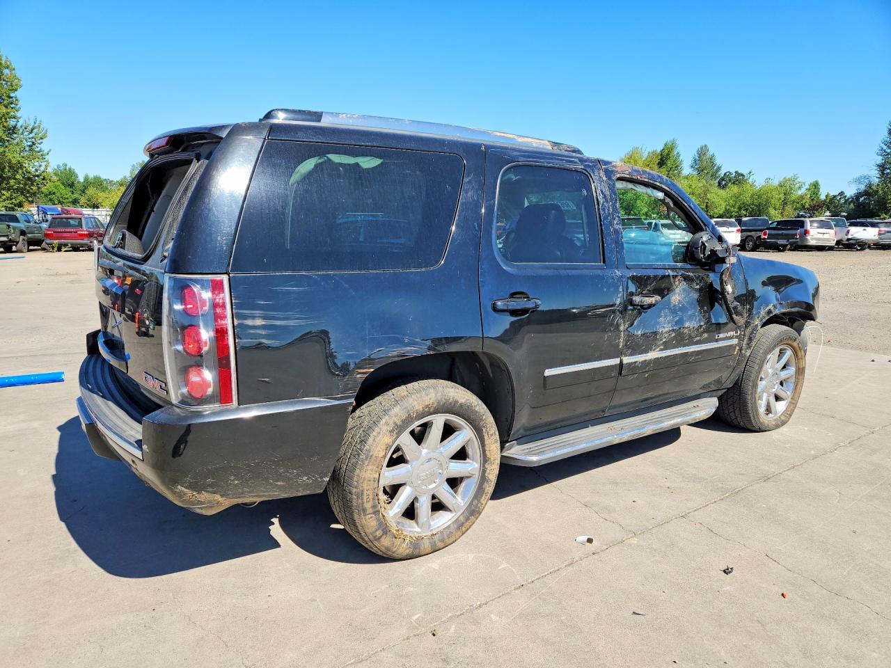 2013 GMC Yukon Denali - Фото 3