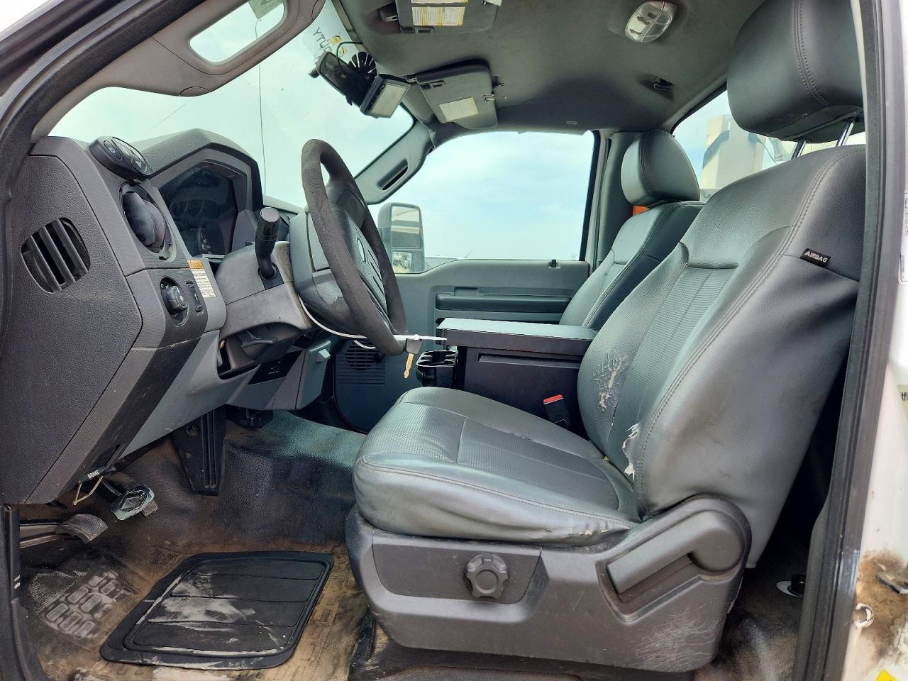 2015 Ford F450 Super Duty Bucket Truck - Image 7