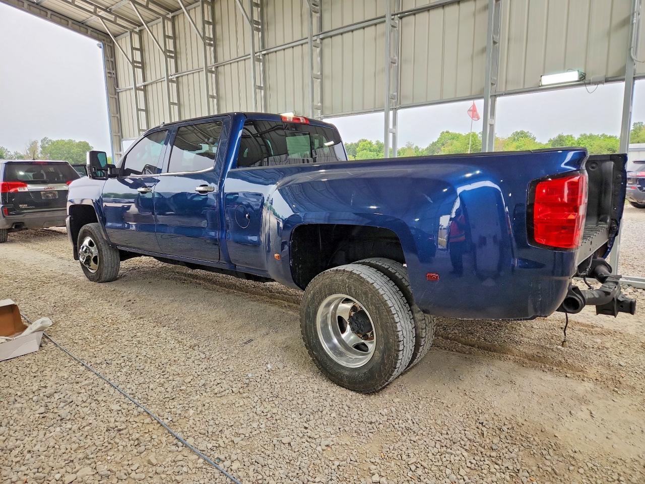 2016 Chevrolet Silverado K3500 High Country - Image 2