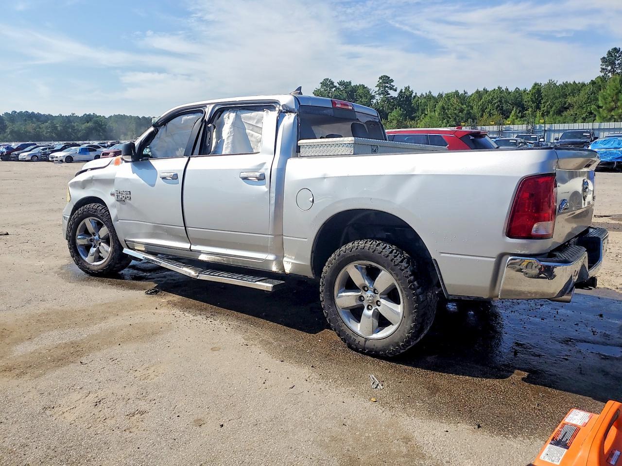 2019 Ram 1500 Classic Slt - Image 2