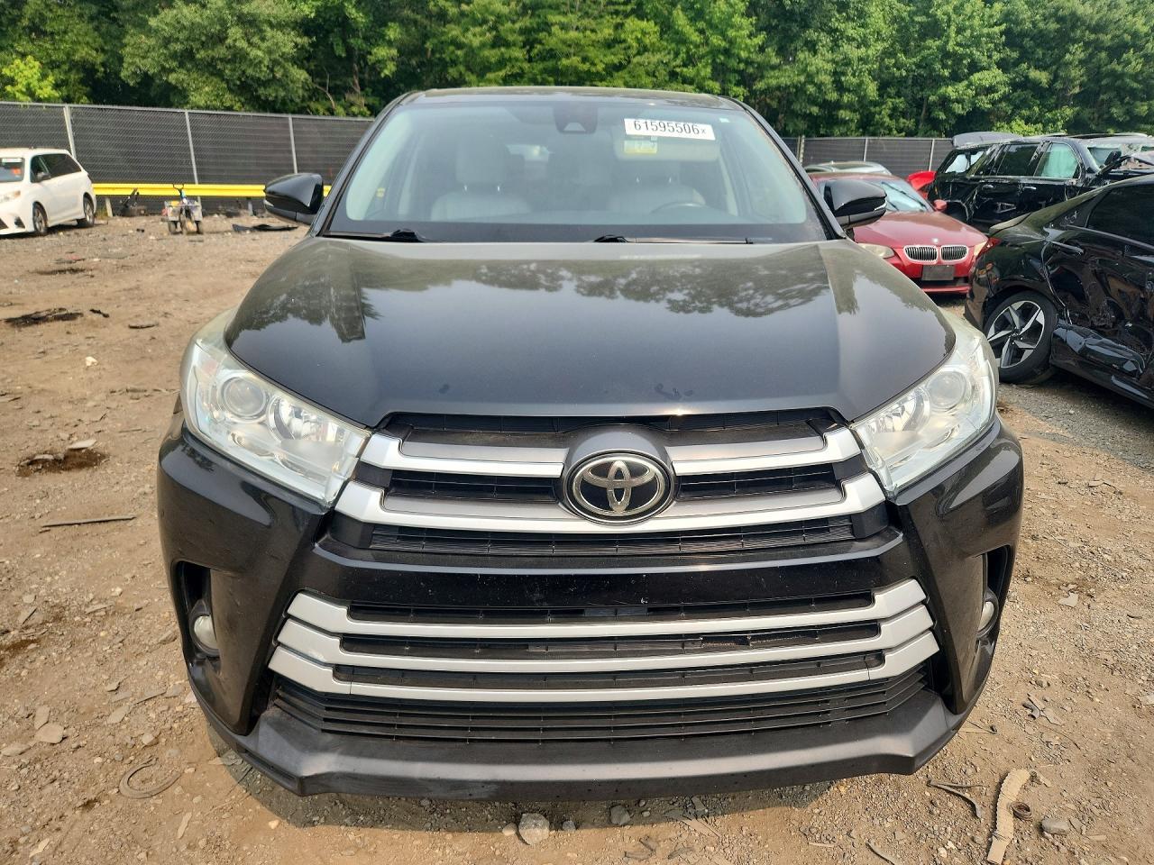 2019 Toyota Highlander Le Plus - Image 5