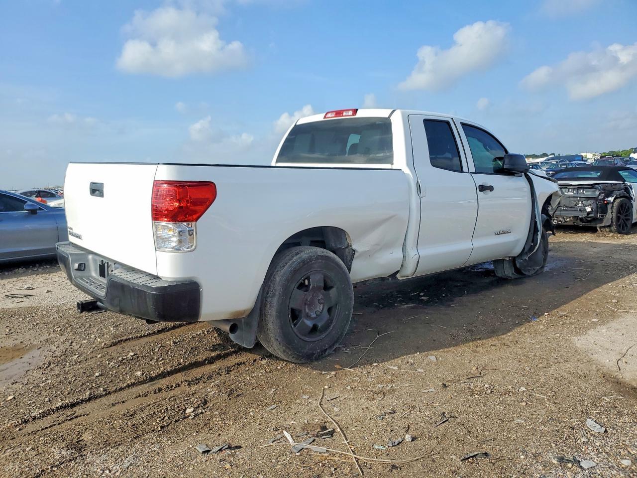 2013 Toyota Tundra Double Cab Sr5 - Фото 3