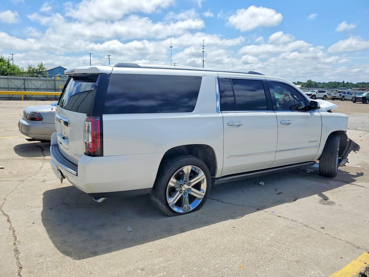 2018 GMC Yukon Xl Denali - Image 3