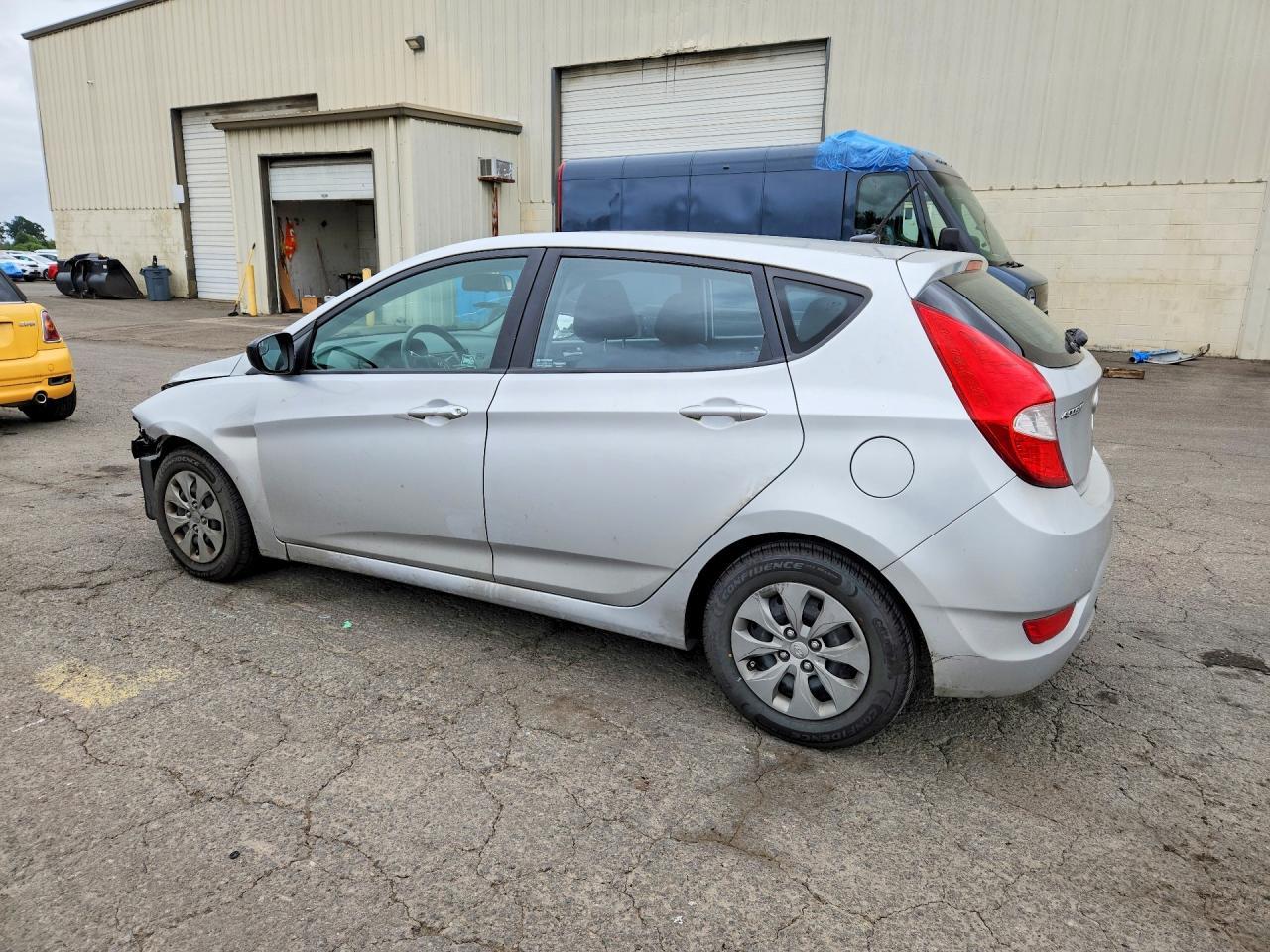 2015 Hyundai Accent - Фото 2