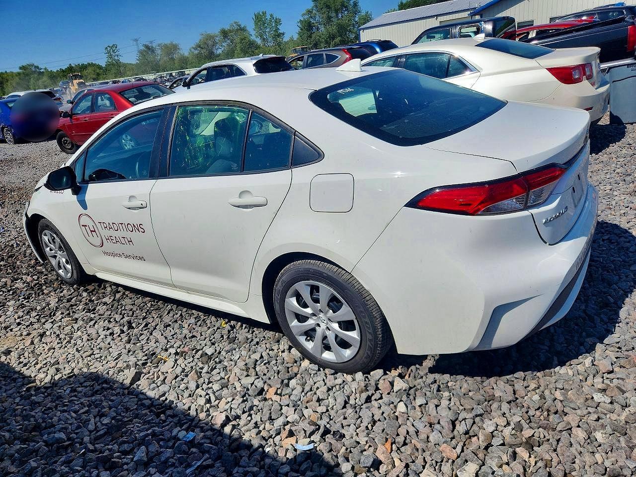 2022 Toyota Corolla Le - Фото 2