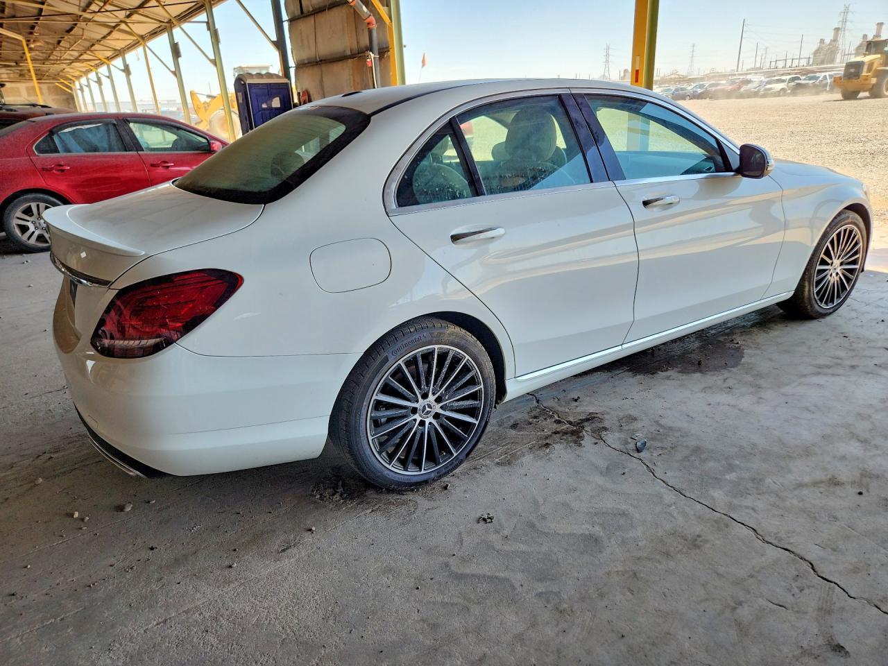 2019 Mercedes-Benz C 300 - Фото 3
