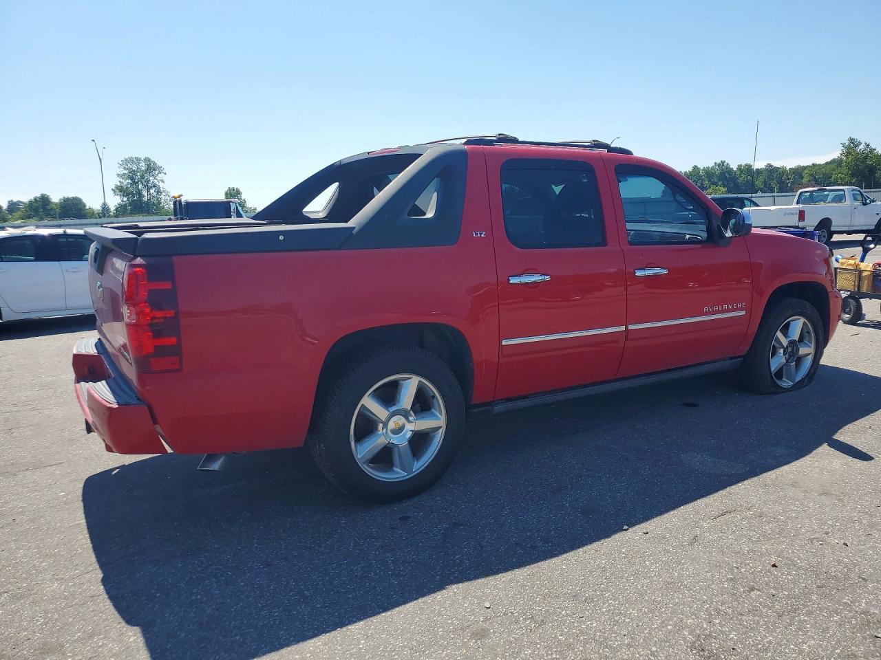 2011 Chevrolet Avalanche Ltz - Фото 3