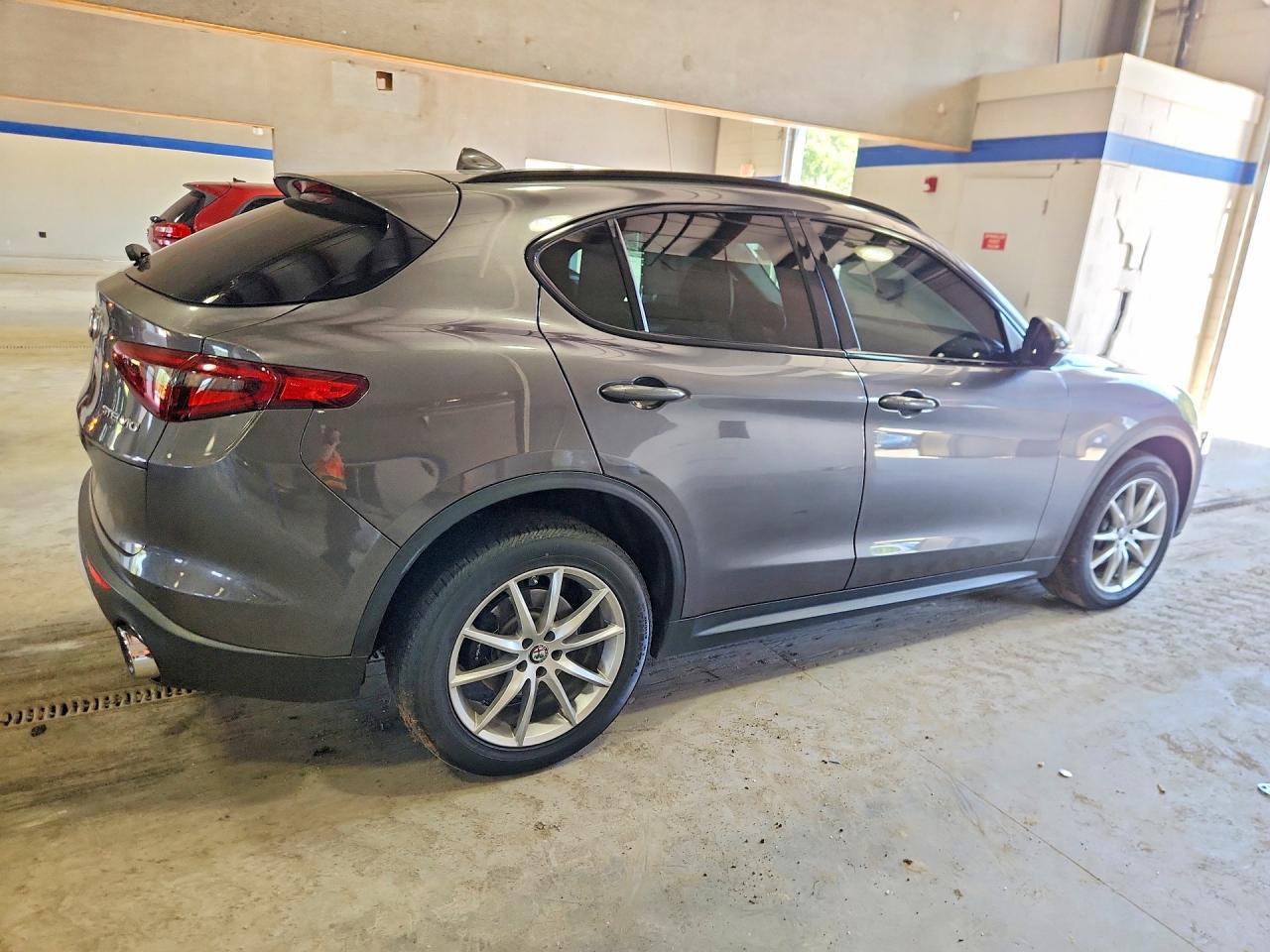 2018 Alfa Romeo Stelvio Sport - Фото 3