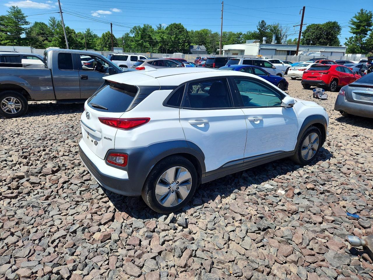 2021 Hyundai Kona Limited - Фото 3