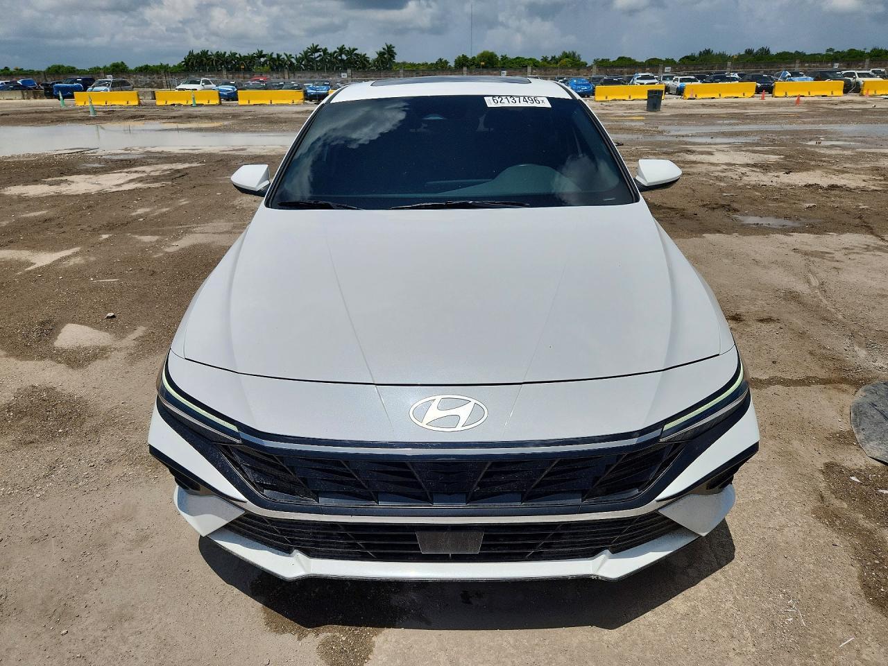 2025 Hyundai Elantra Sel - Image 5