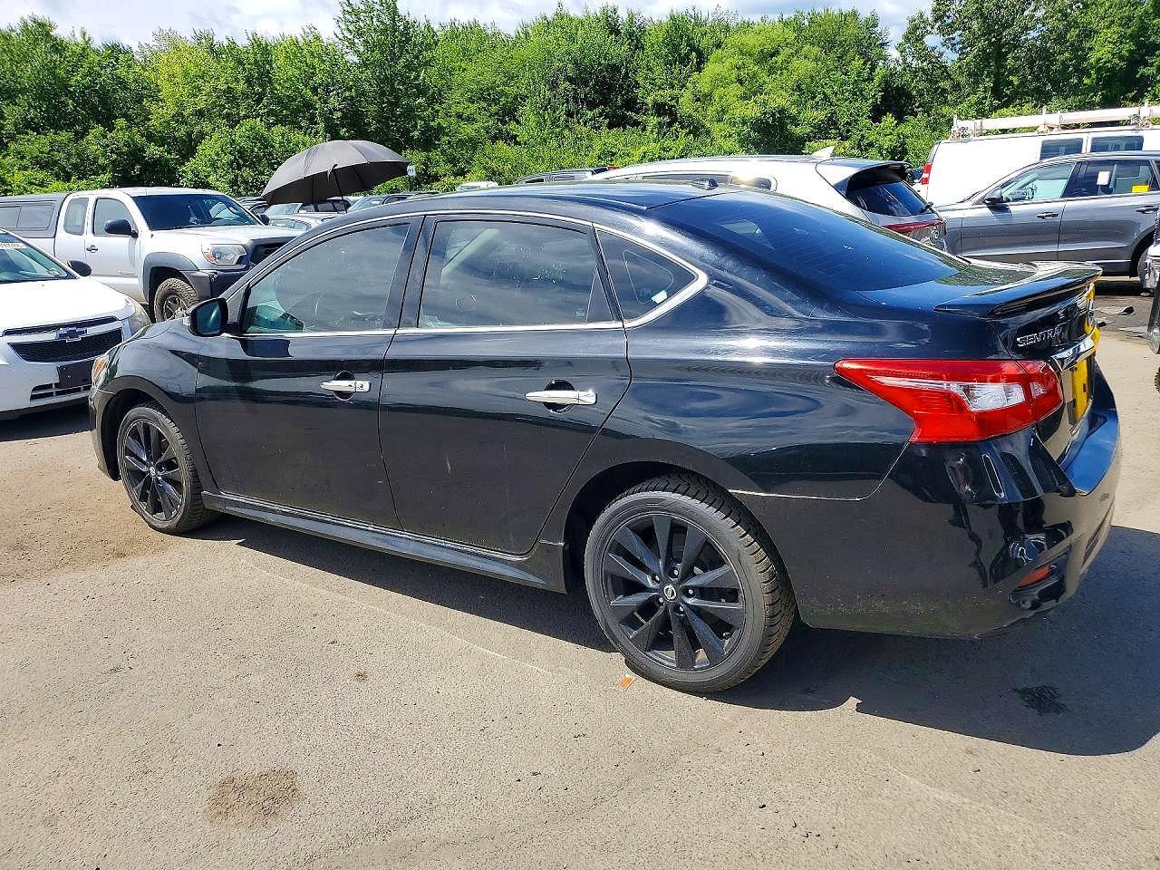 2017 Nissan Sentra Sr - Image 2