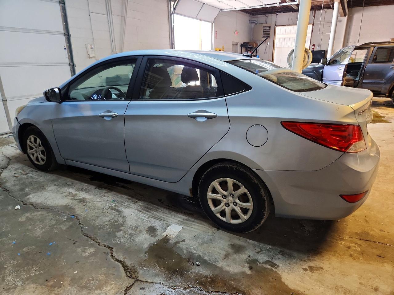 2014 Hyundai Accent Gls - Фото 2