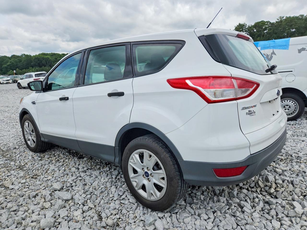 2015 Ford Escape S - Фото 2