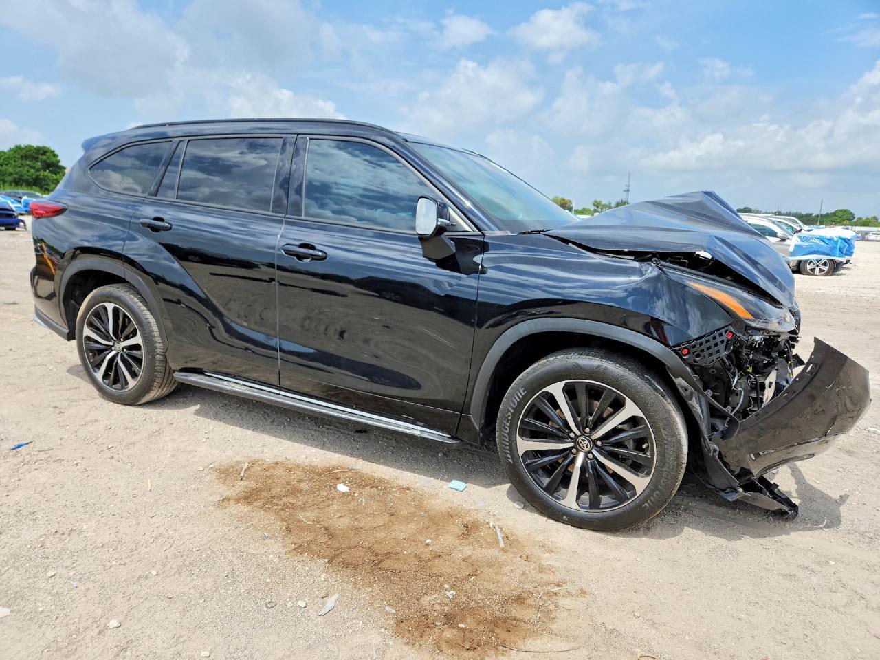 2022 Toyota Highlander Xse - Image 4