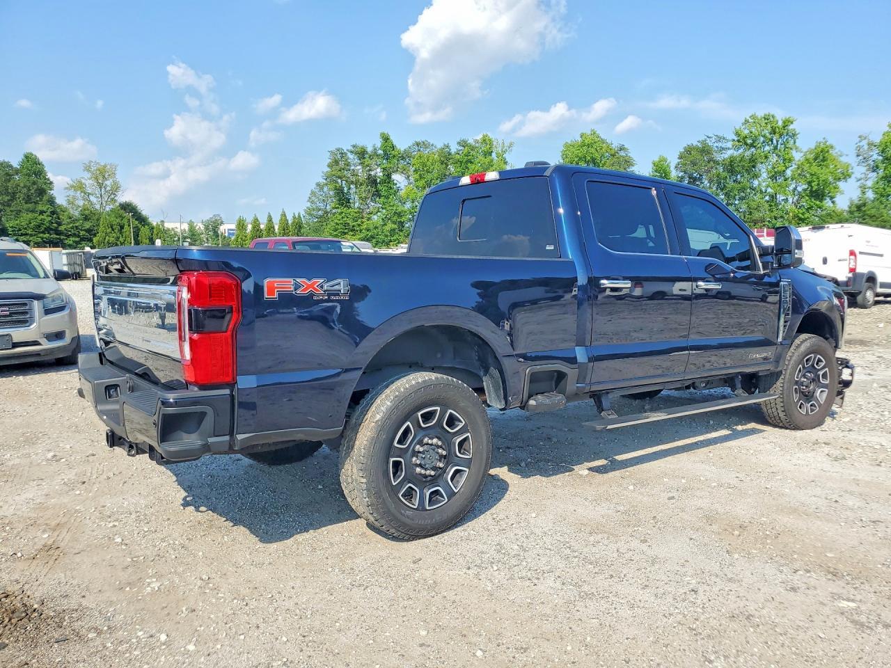 2024 Ford F250 Super Duty - Image 3