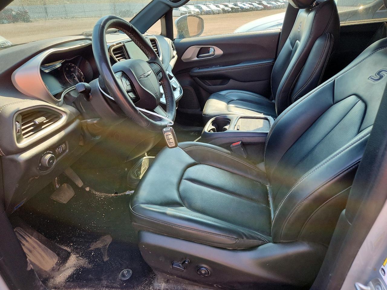 2023 Chrysler Pacifica Touring L - Image 7