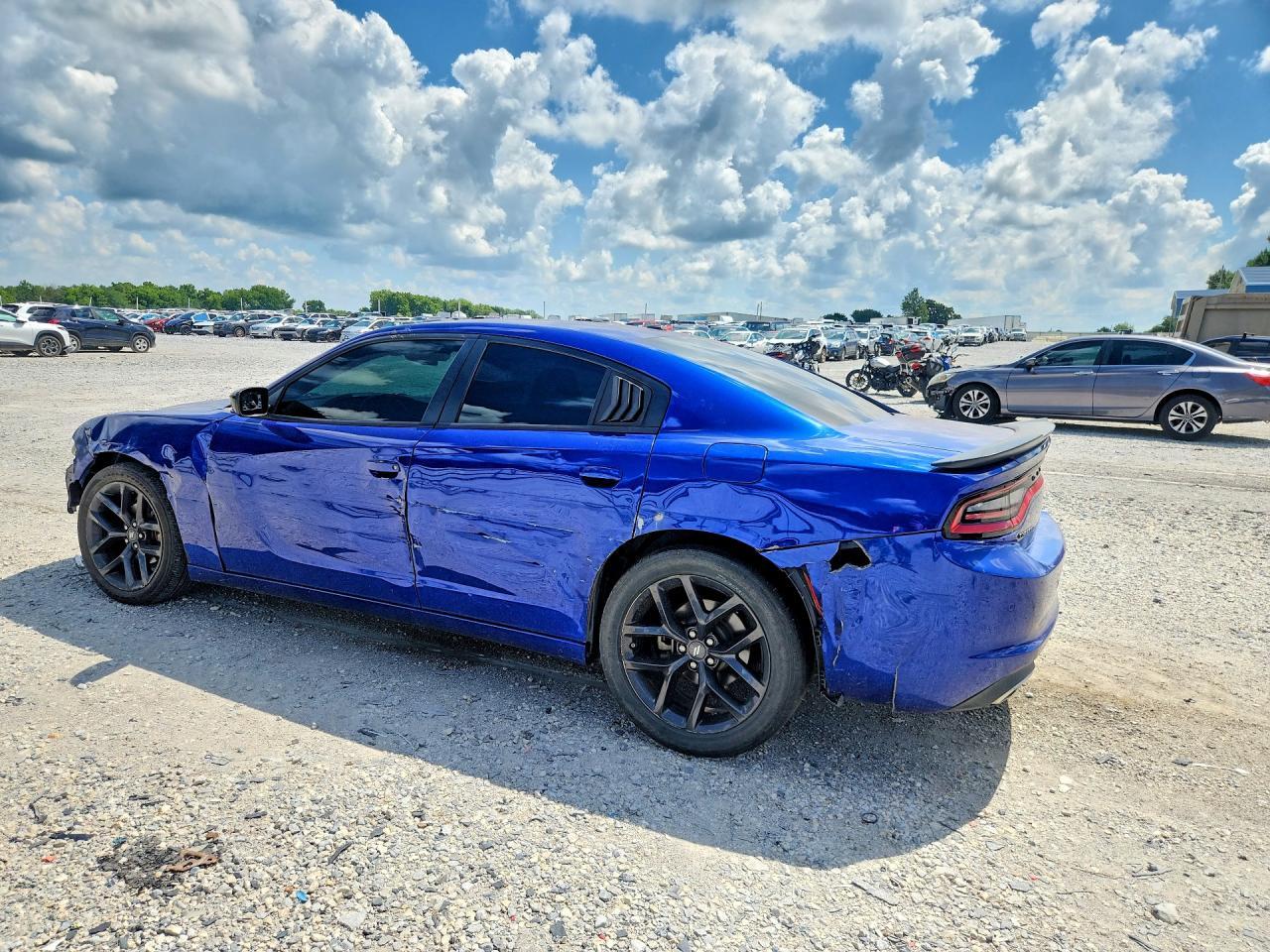 2022 Dodge Charger Sxt - Фото 2