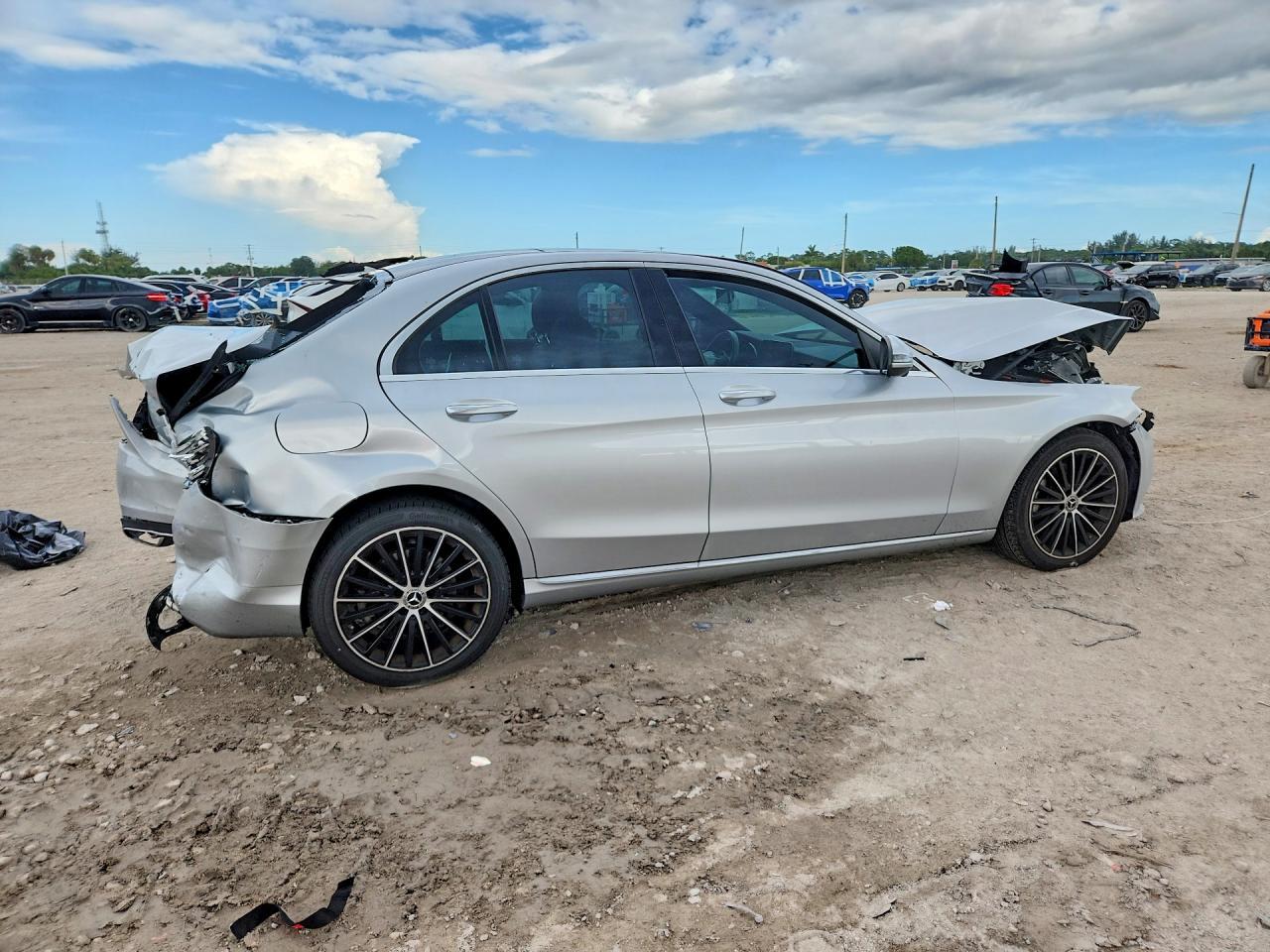 2021 Mercedes-Benz C 300 - Фото 3