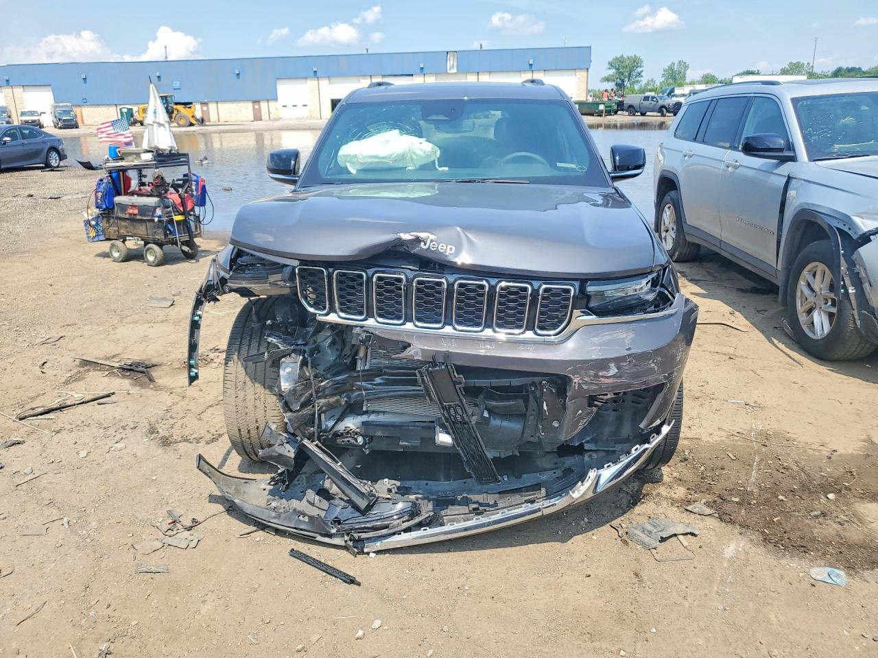 2024 Jeep Grand Cherokee L Limited - Image 5