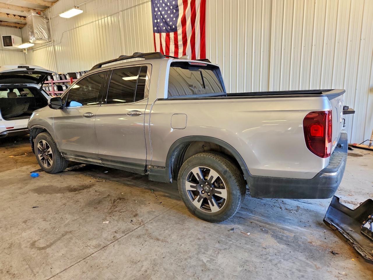 2018 Honda Ridgeline Rtl - Image 2
