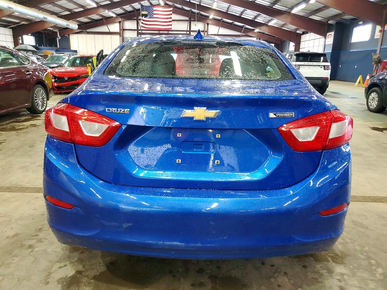 2017 Chevrolet Cruze Premier - Фото 6