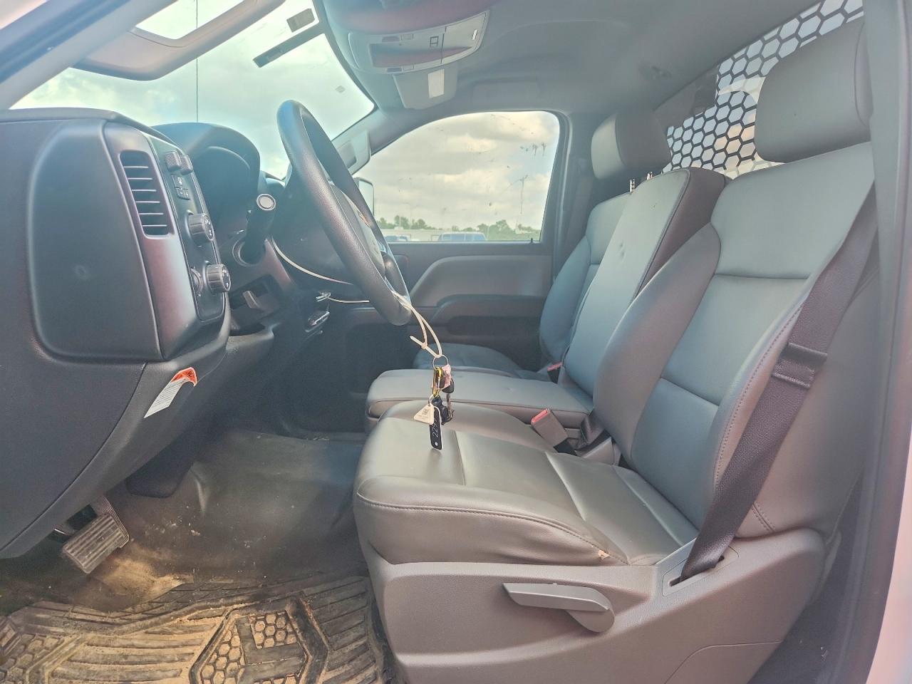 2023 Chevrolet Silverado Medium Duty - Фото 7
