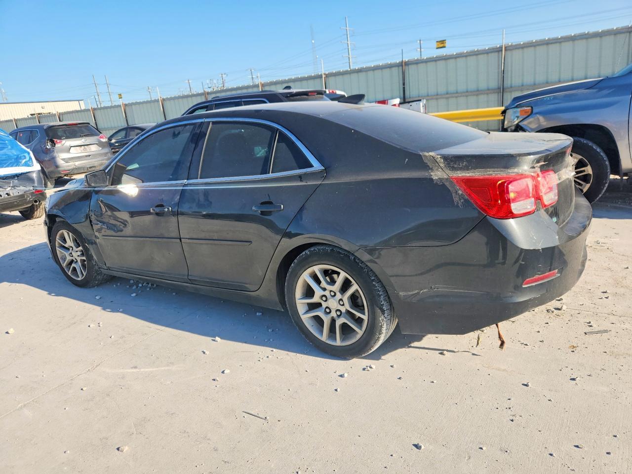 2015 Chevrolet Malibu 1Lt - Фото 2