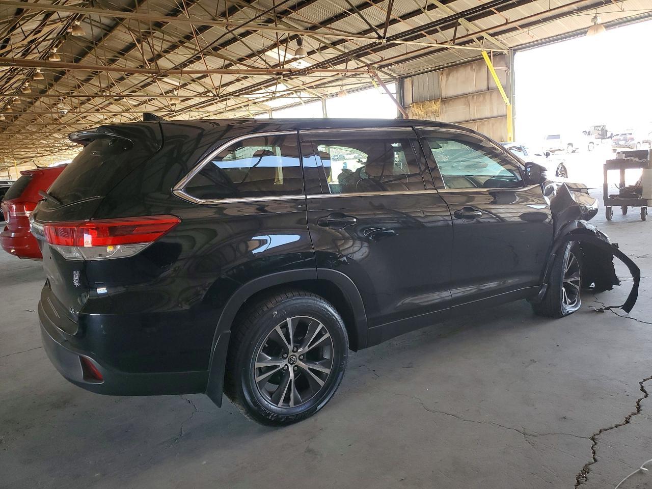 2019 Toyota Highlander Le Plus - Фото 3