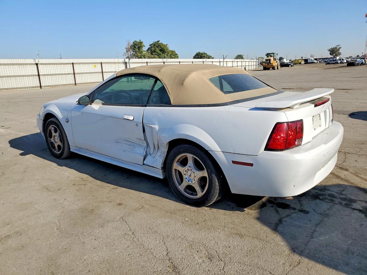 2004 Ford Mustang - Image 2