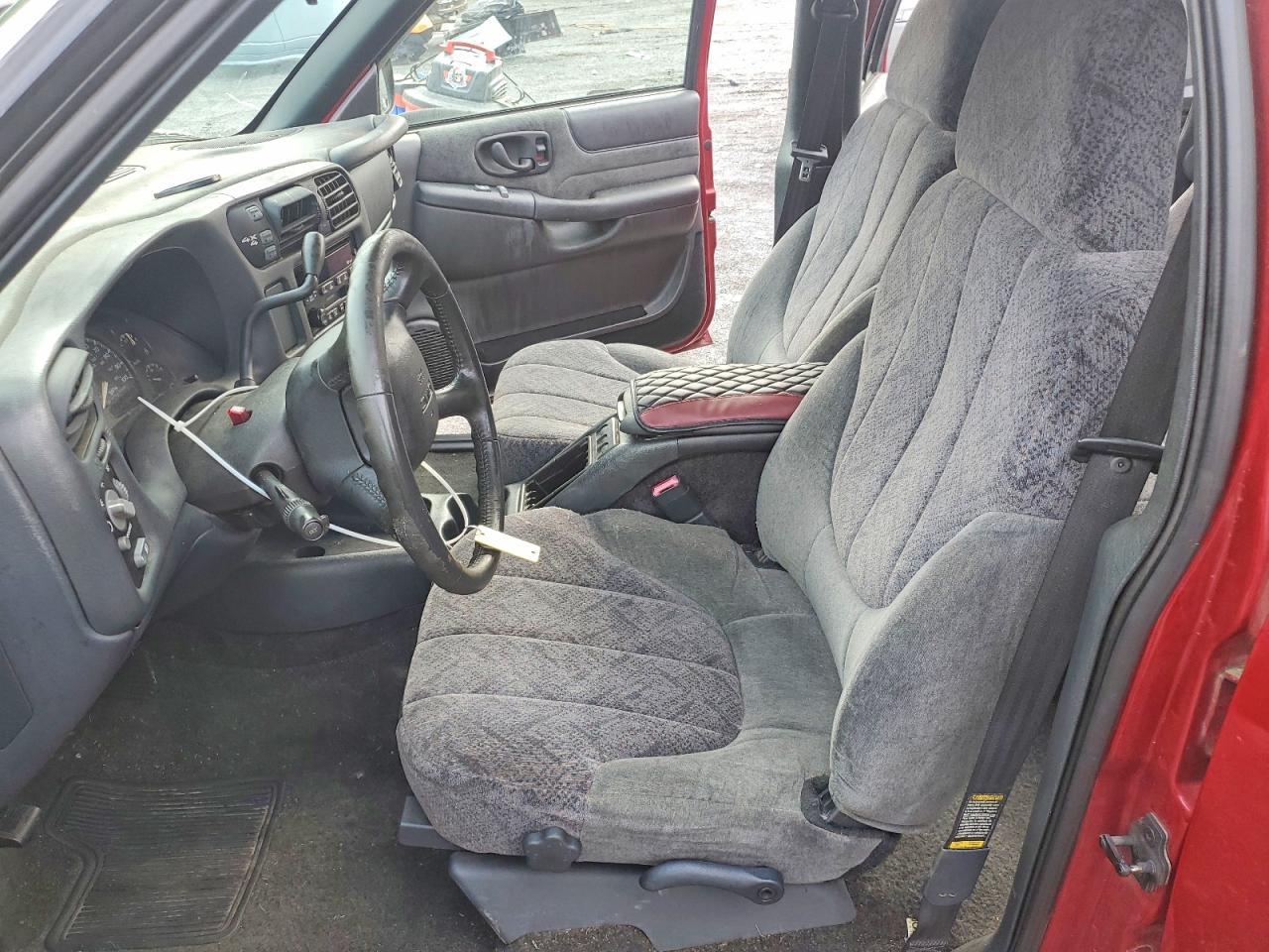2002 GMC Sonoma - Image 7