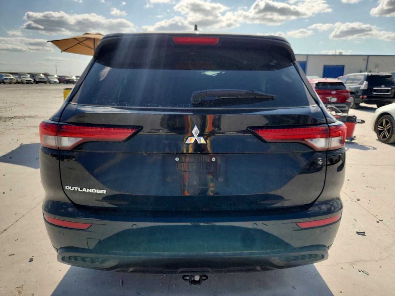 2022 Mitsubishi Outlander Es - Image 6