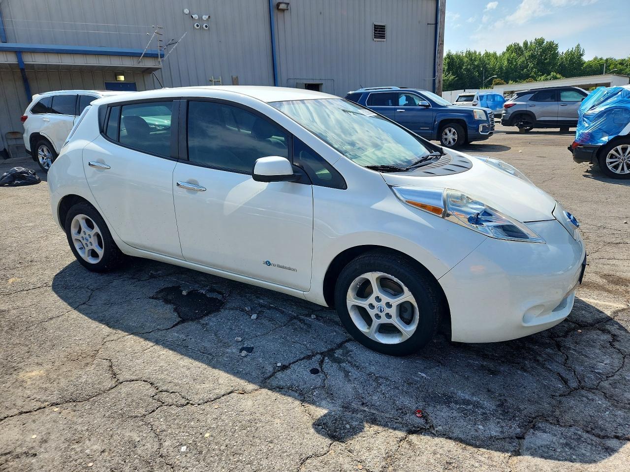 2019 Nissan Leaf S - Image 4