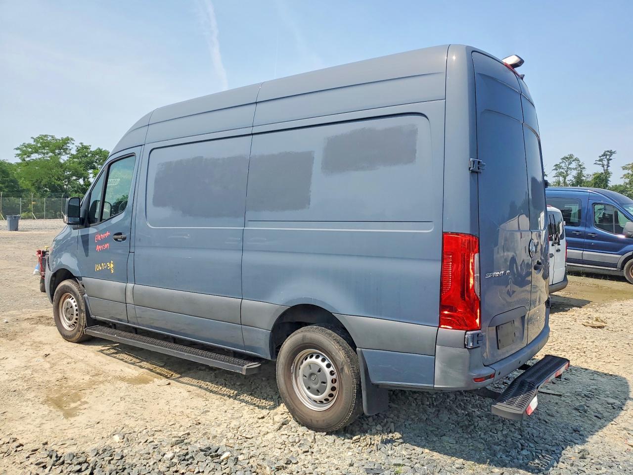 2019 Mercedes-Benz Sprinter 2500/3500 Delivery Van - Фото 2
