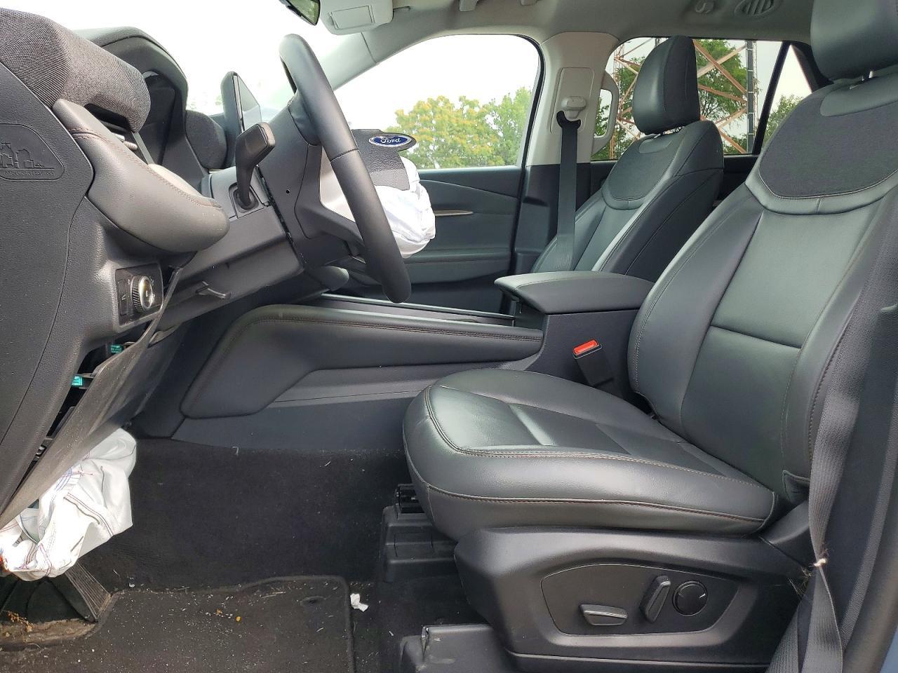 2025 Ford Explorer Active - Фото 7
