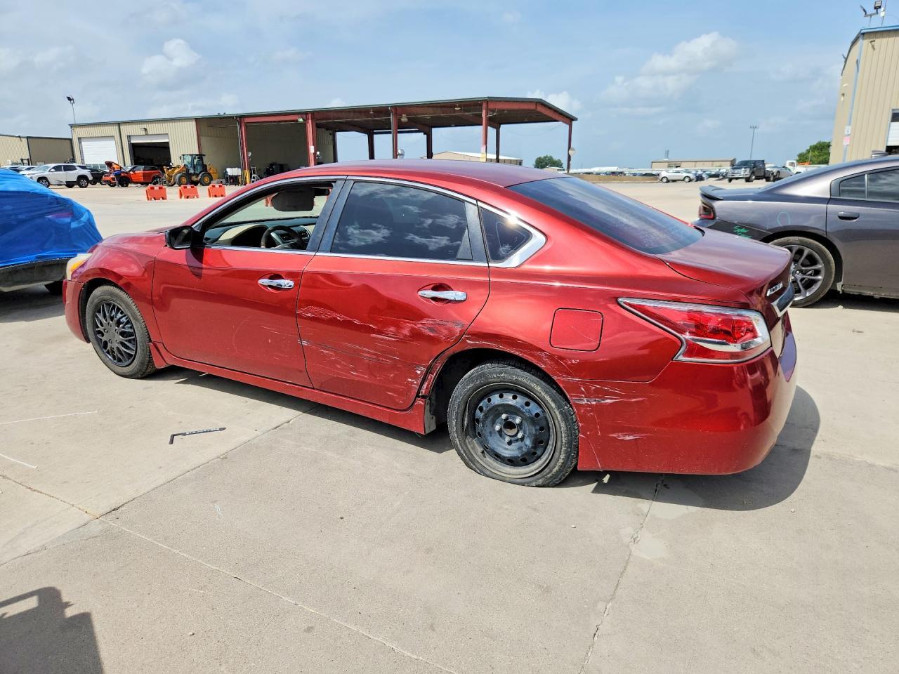 2014 Nissan Altima 2.5 S - Фото 2