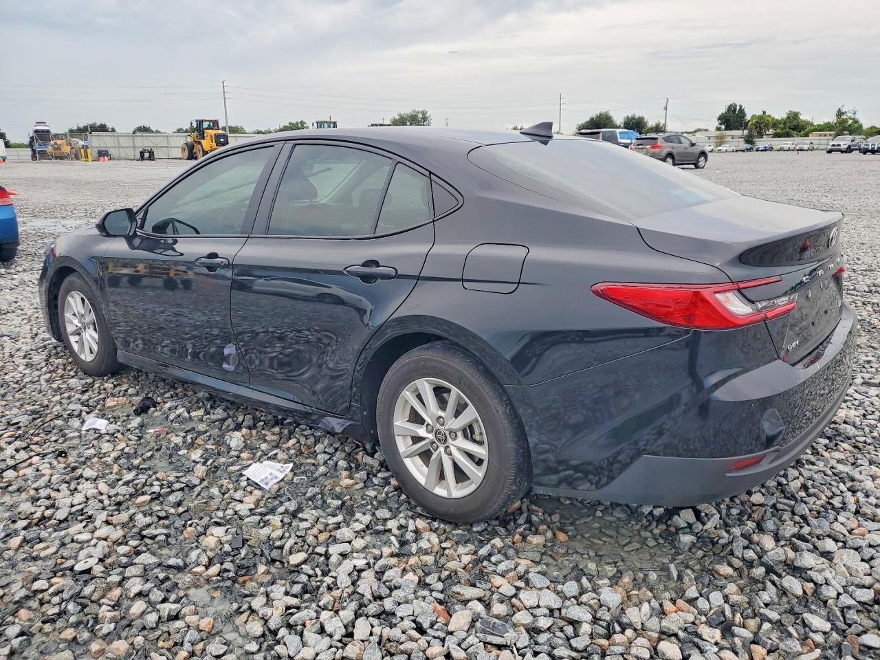 2025 Toyota Camry Le - Фото 2