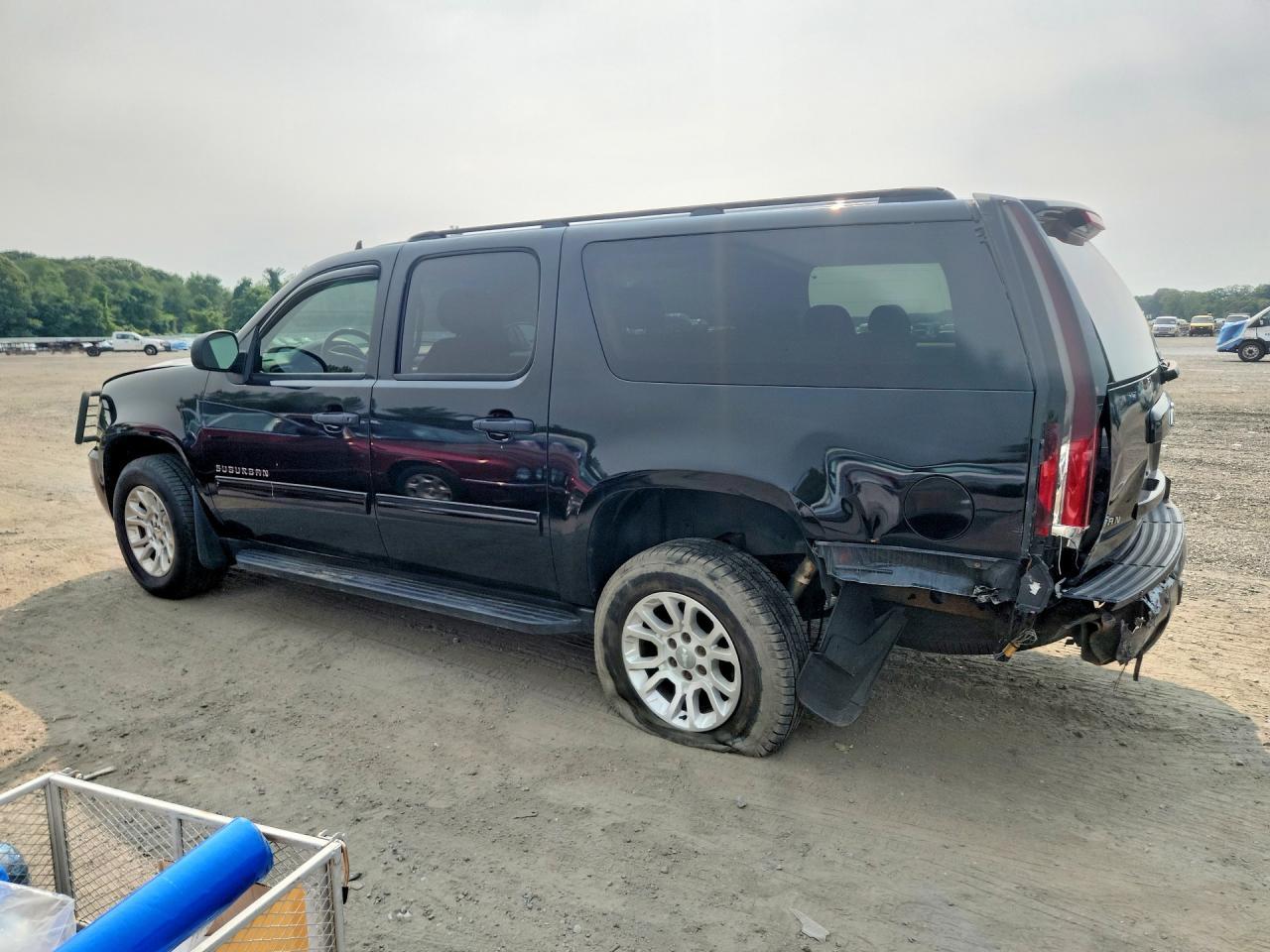 2010 Chevrolet Suburban K1500 Ls - Фото 2