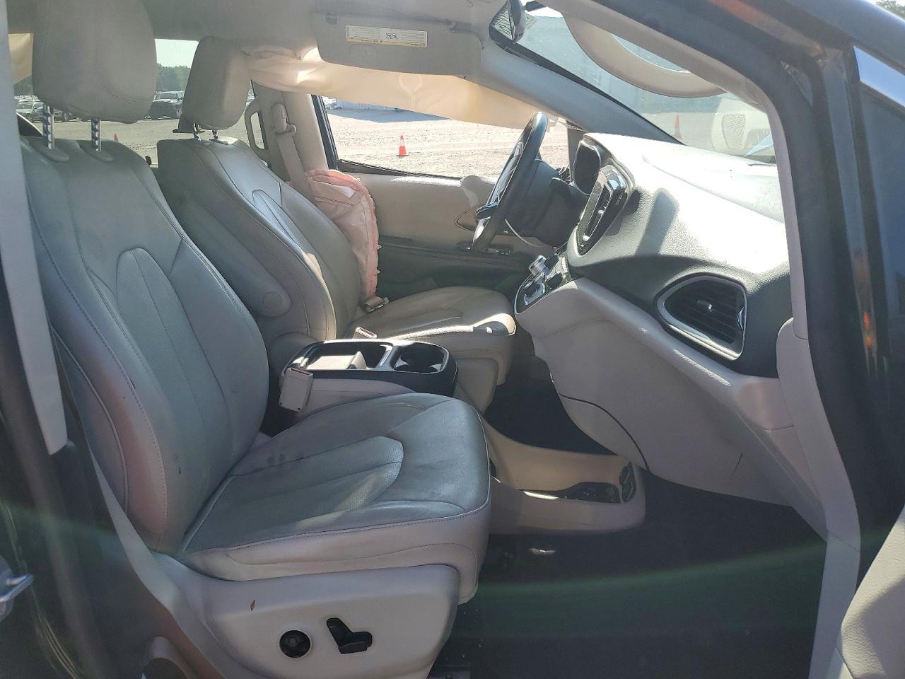 2018 Chrysler Pacifica Touring L - Фото 7