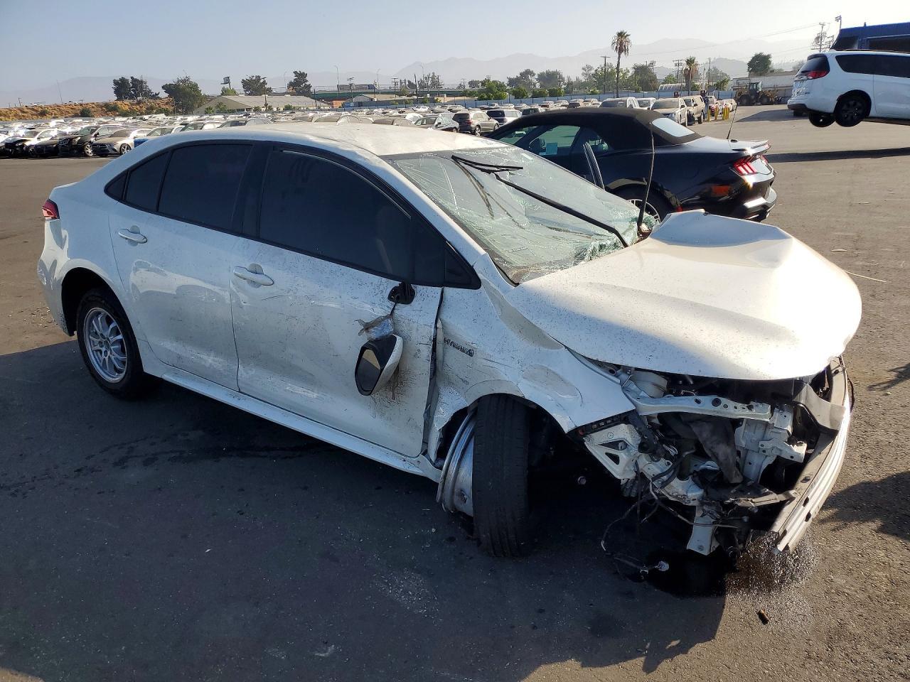 2021 Toyota Corolla Le - Фото 4