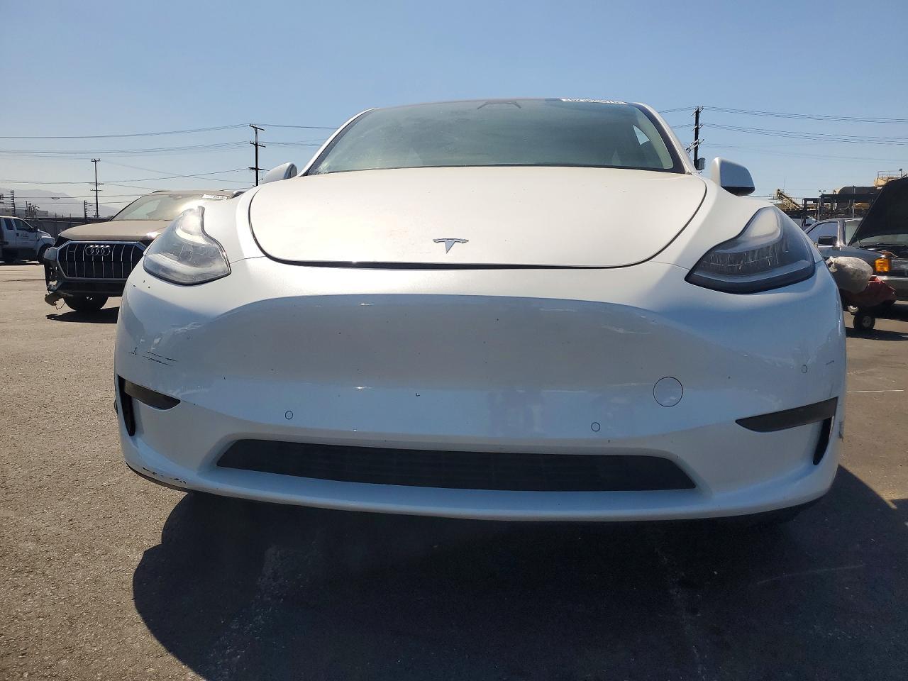 2022 Tesla Model Y - Фото 5