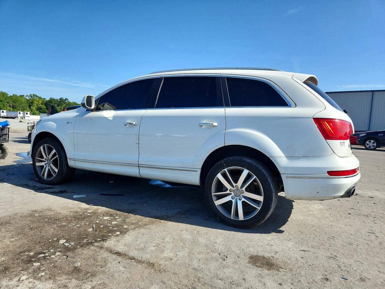 2014 Audi Q7 Premium Plus - Image 2