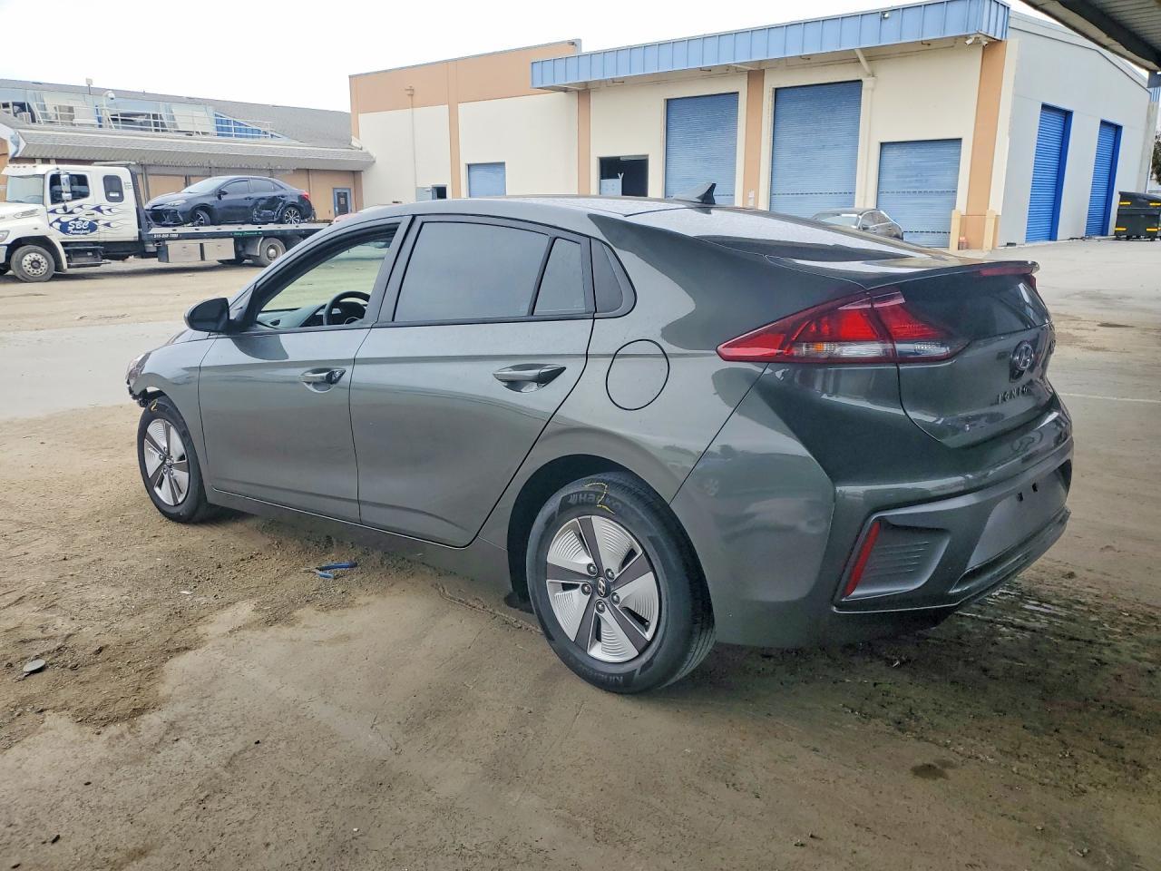 2021 Hyundai Ioniq Blue - Фото 2