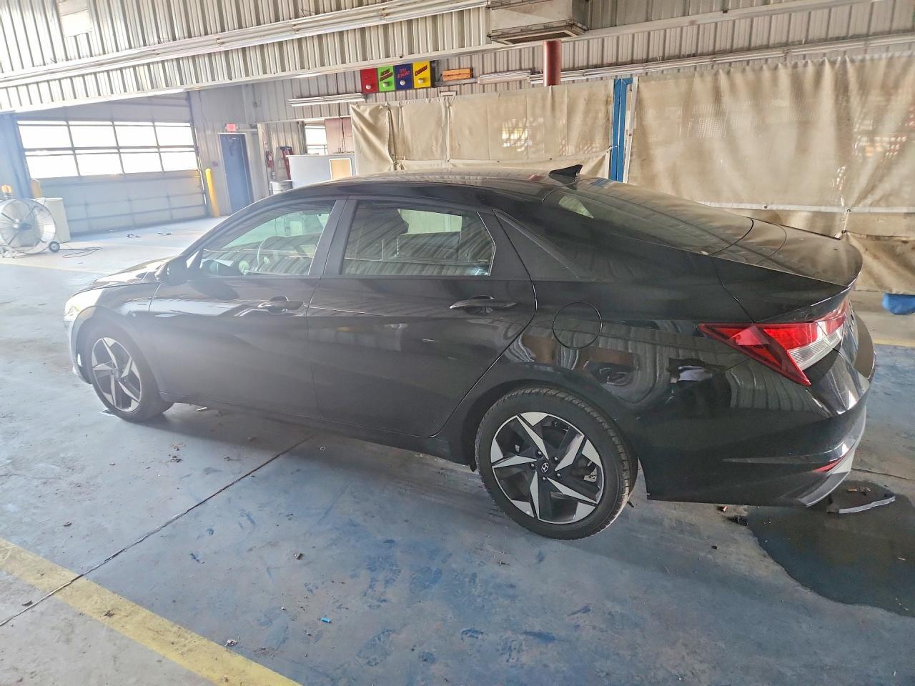 2023 Hyundai Elantra Sel - Фото 2