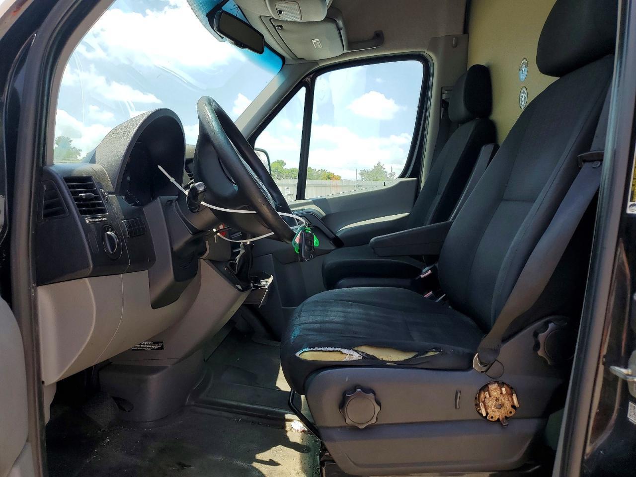 2015 Mercedes-Benz Sprinter 3500 Refrigerated Delivery Van - Фото 7