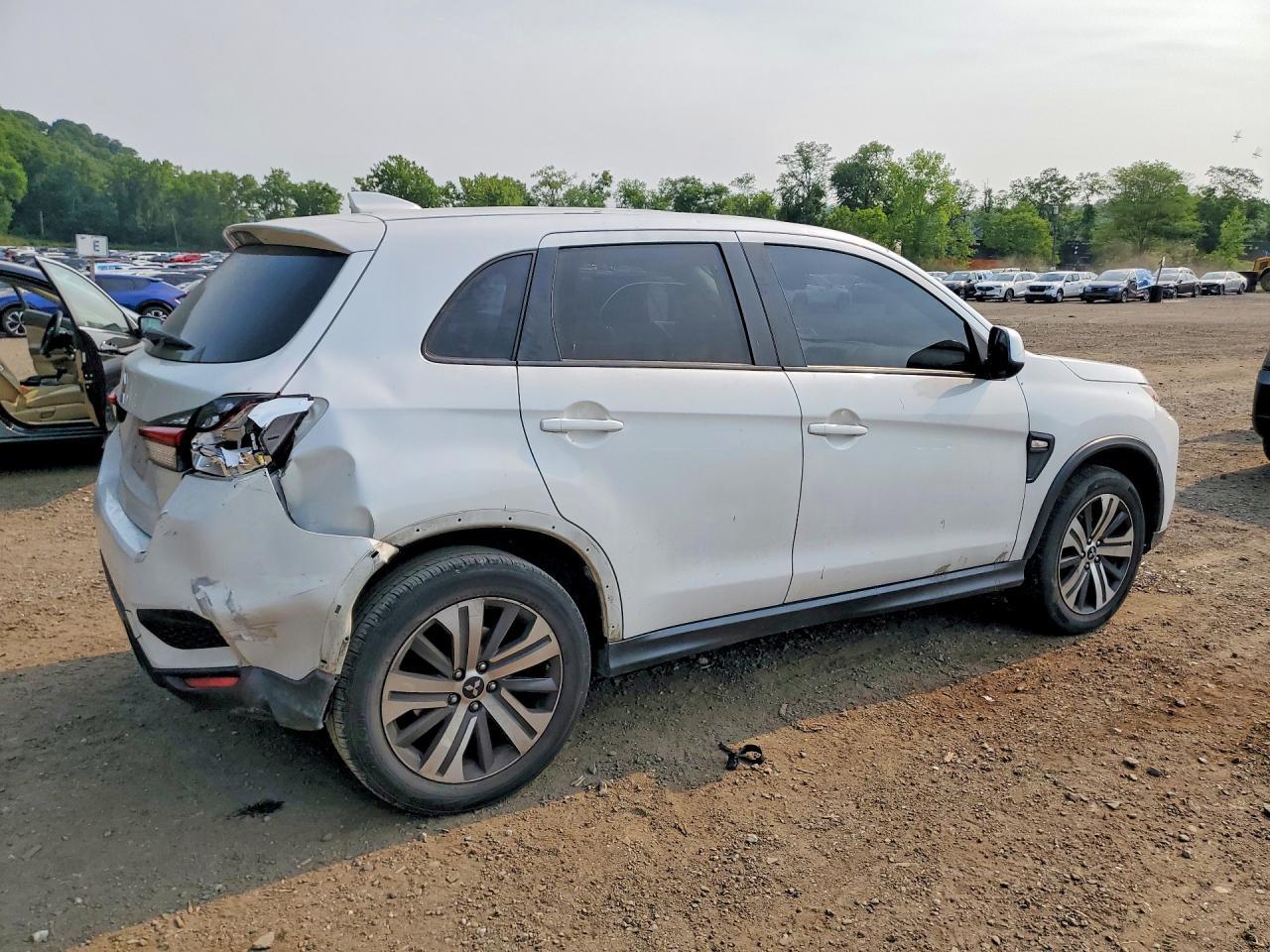 2021 Mitsubishi Outlander Sport Es - Фото 3