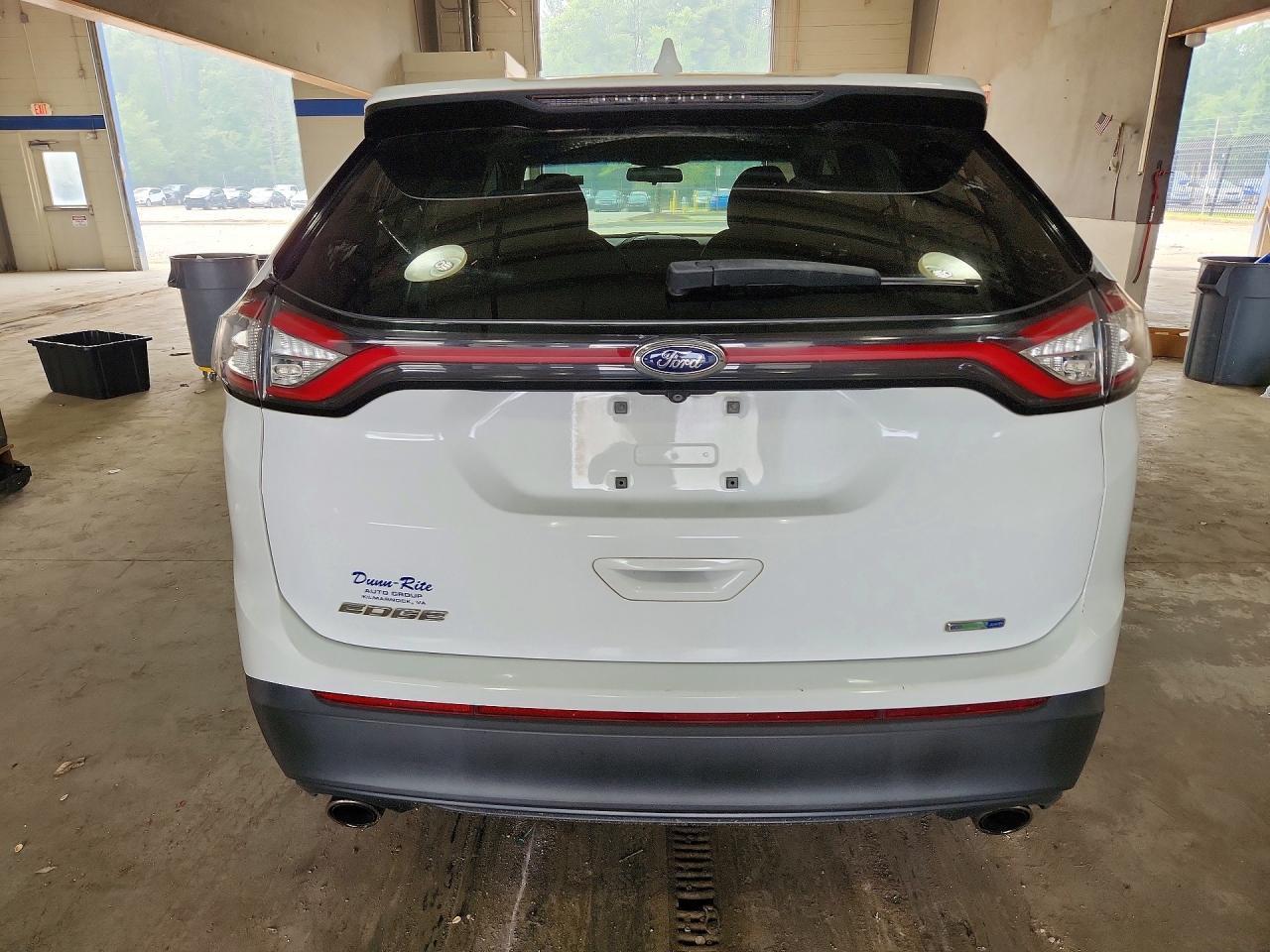 2017 Ford Edge Se - Image 6
